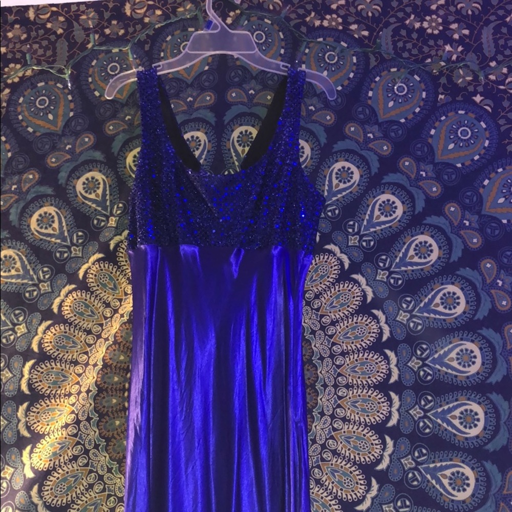 long blue prom dress 👗